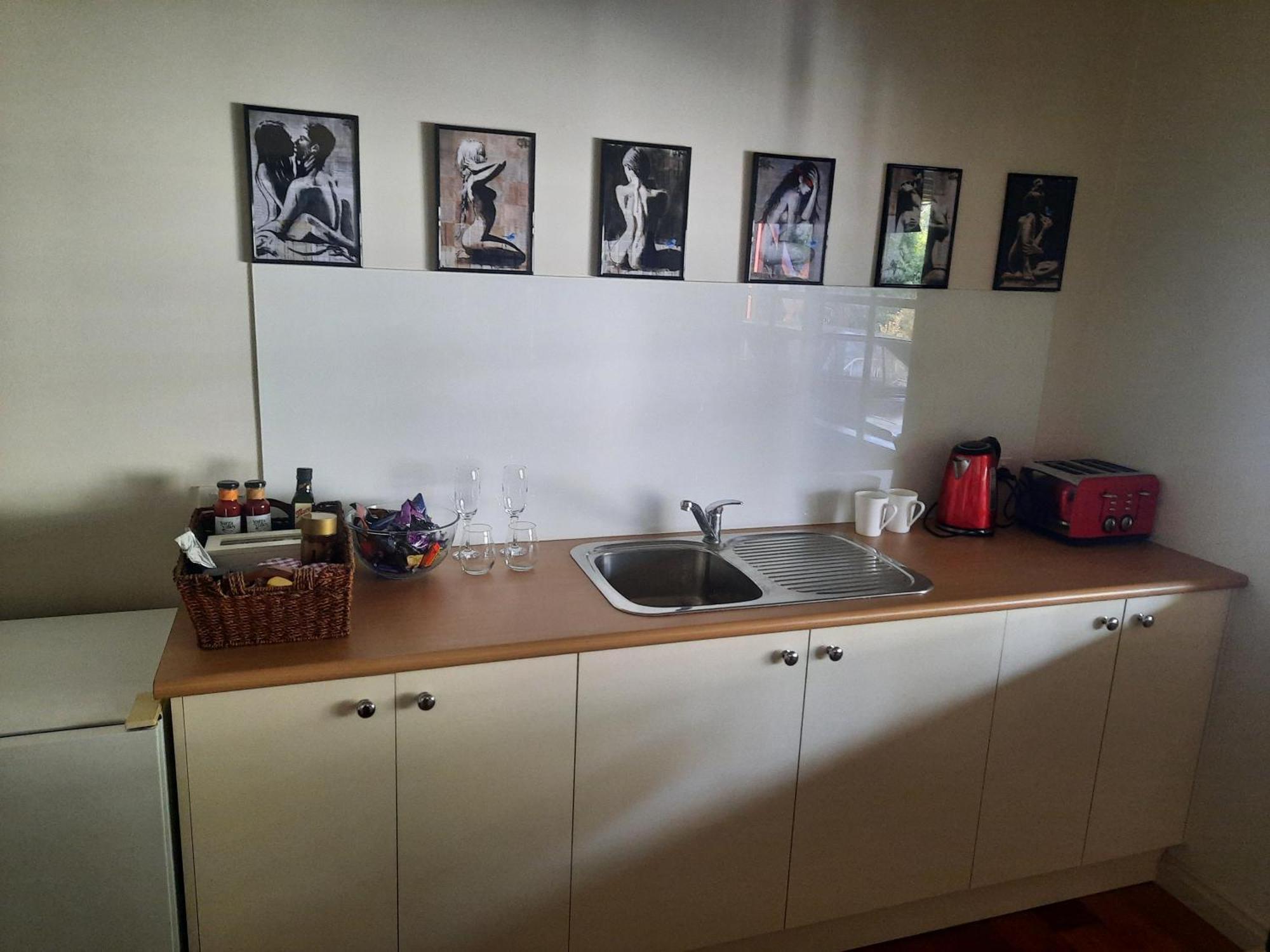 Cockatoo Cock Or Two Kink House酒店 外观 照片